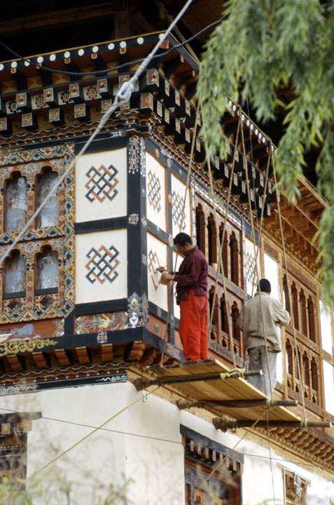 b_541l paro zoom.jpg - Bhoutan - vallée de Punakha, Wangduephodrang décoration des murs d'une maison